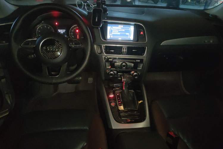 Used Audi Q5 2017 Plus 40 TFSI Technology Model
