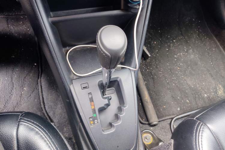 Used Toyota YARiS L Zhi Xiang 2017 1.5E CVT Dynamic Edition Gear Lever