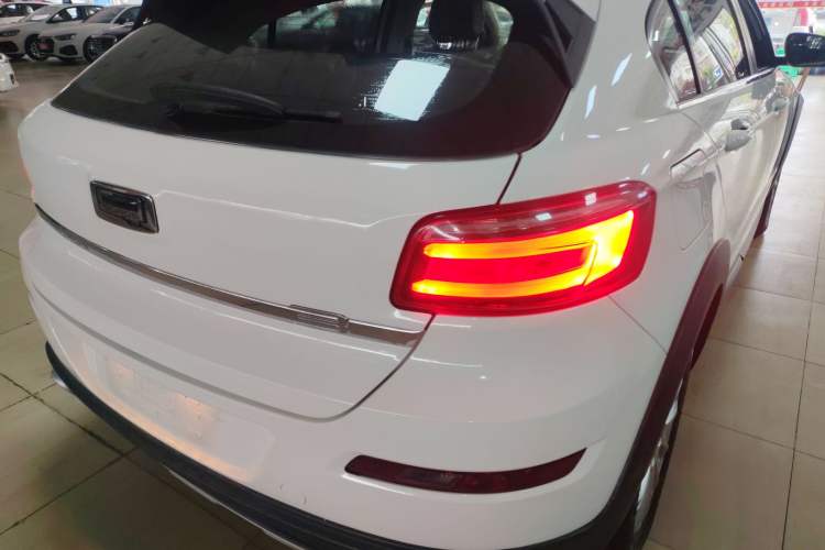 Used Qoros 3 2016 Urban SUV 1.6T Automatic Zhiyue Model
