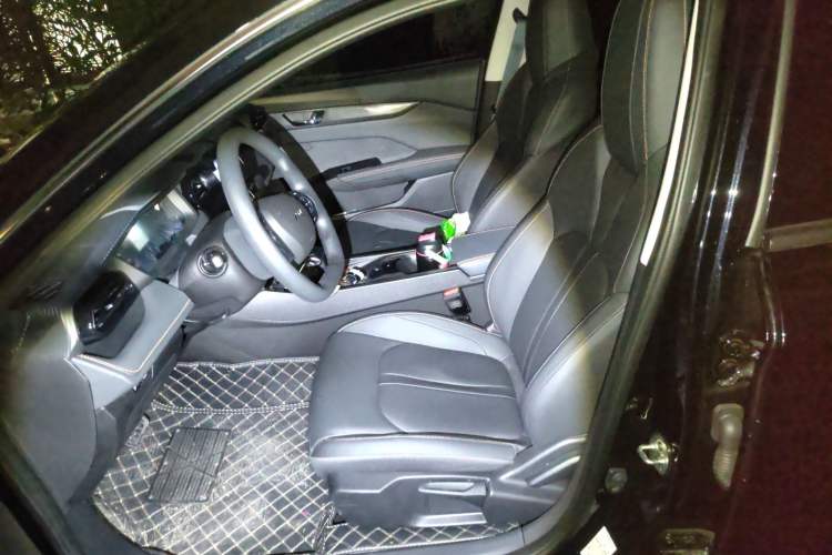 Used Dongfeng Aeolus Yixuan 2025 1.5L Automatic Luxury Version