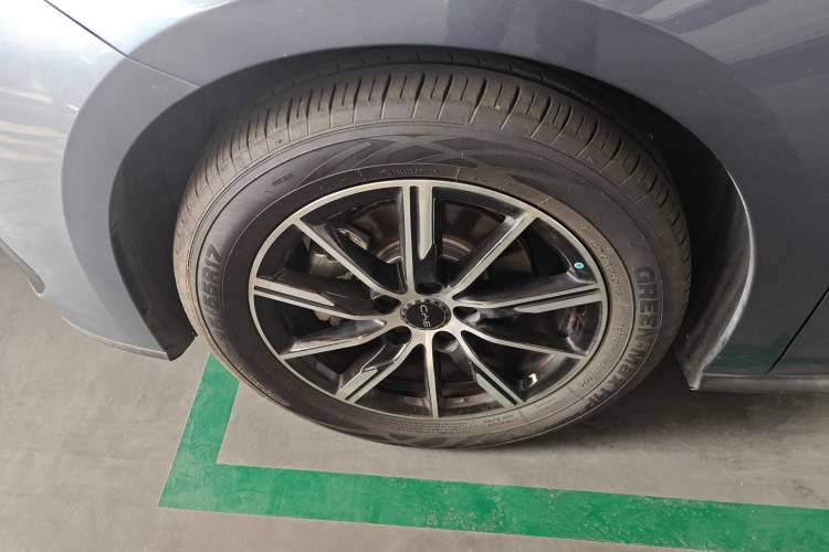 Used BYD Seal 06 New Energy 2024 DM-i 80KM Prestige Model Left Front Wheel Hub