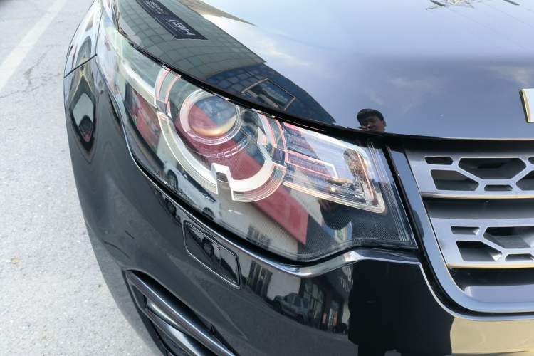 Used Land Rover Discovery Sport 2015 2.0T SE Right Front Headlight