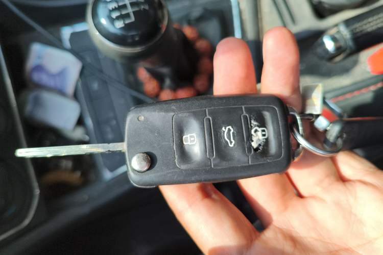 Used Volkswagen Lavida 2015 1.6L Manual Comfort Edition Vehicle Key