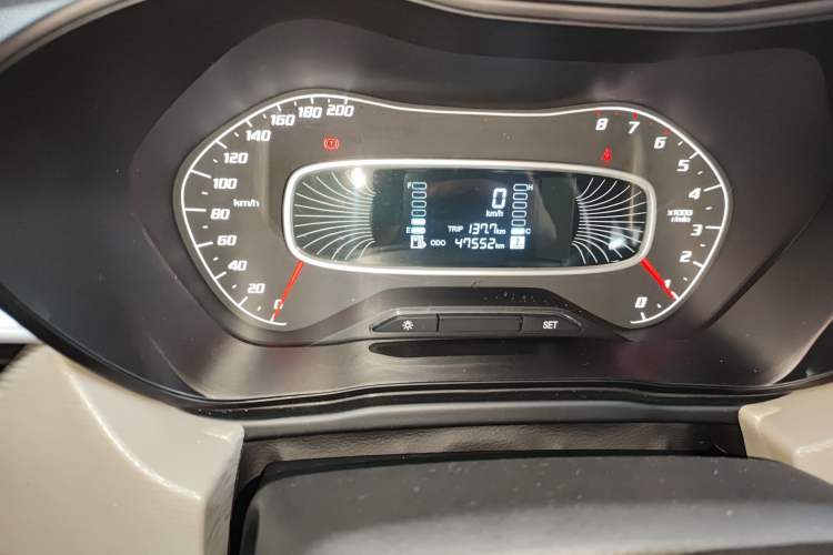 Used Baojun 510 2017 1.5L manual Comfort trim Odometer Close Up