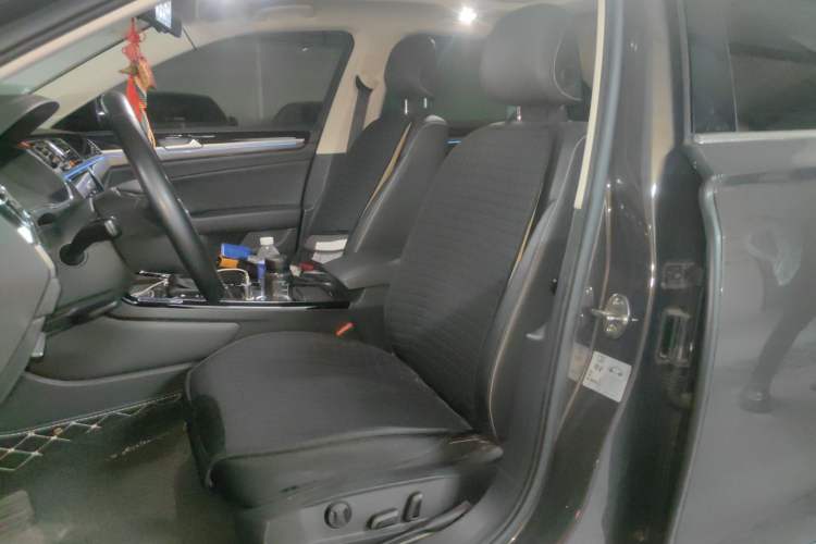 Used Volkswagen Phideon 2019 380TSI Two-Wheel Drive Business Edition China VI Standard
