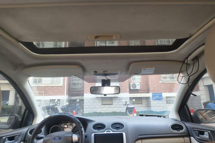 Used Ford Focus 2013 Sedan Classic 1.8L Automatic Fashion Edition
