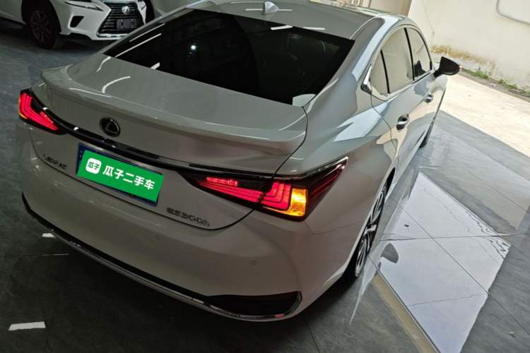 Used Lexus ES 2022 300h Excellence Edition
