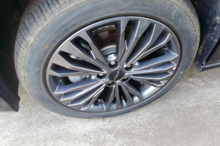 Used Dongfeng Aeolus Yixuan MAX 2023 1.5T Ultra-Stylish Trendsetting Dad Edition