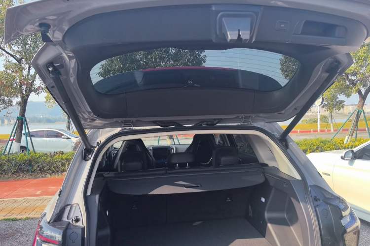 Used Hongqi HS3 2023 1.5T Two-Wheel Drive Shanwei Edition