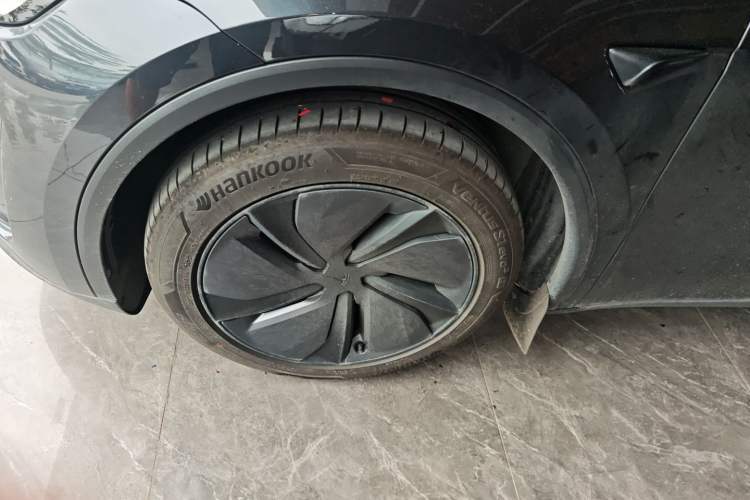 Used Tesla Model Y 2025 Long-Range All-Wheel Drive First Edition