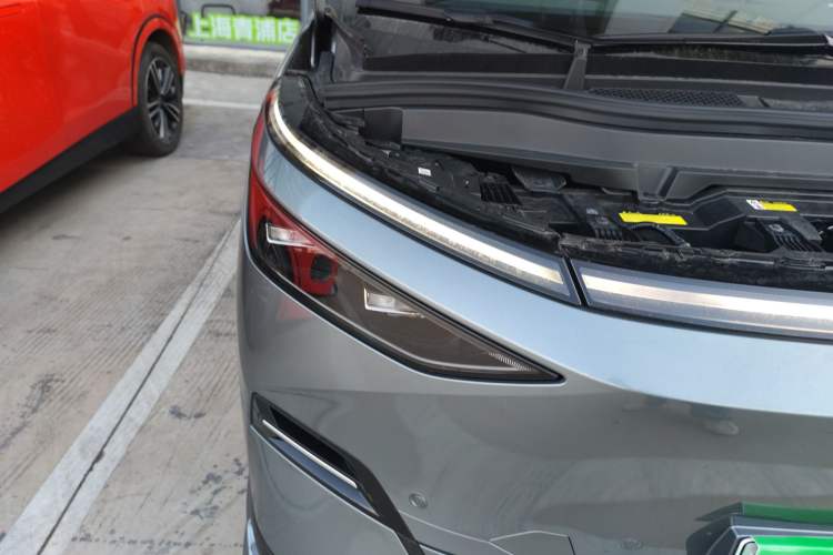 Used XPeng X9 2025 Starship Edition Right Front Headlight