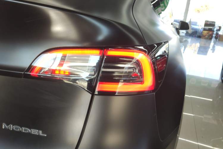 Used Tesla Model Y 2023 Long-Range All-Wheel-Drive Version