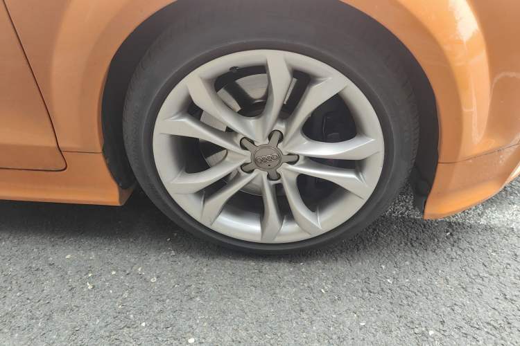 Used Audi TTS 2011 TTS Coupe 2.0TFSI quattro Right Front Wheel Hub