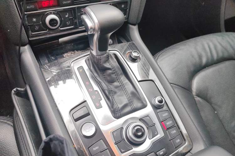Used Audi Q7 2014 35 TFSI Sport Edition Gear Lever