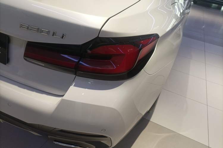 Used BMW 5 Series 2023 530Li Leading Model M Sport Package Right Rear Taillight