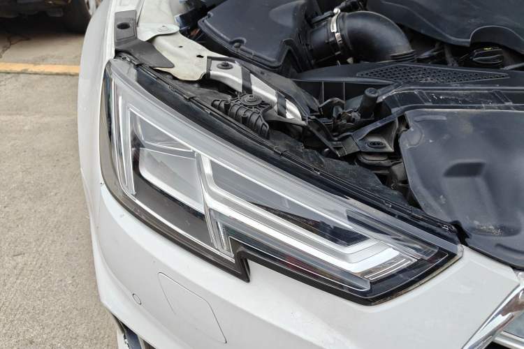 Used Audi A4L 2019 40 TFSI Fashion Edition China VI Emission Standard Right Front Headlight