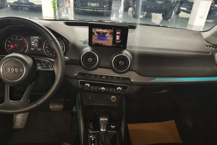 Used Audi Q2L 2020 35 TFSI Fashionable and Elegant Model Audio And AC Panel