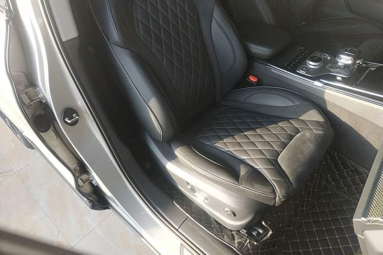 Used Hongqi HS5 2019 2.0T Smart Connect Flagship All-Wheel-Drive Version
