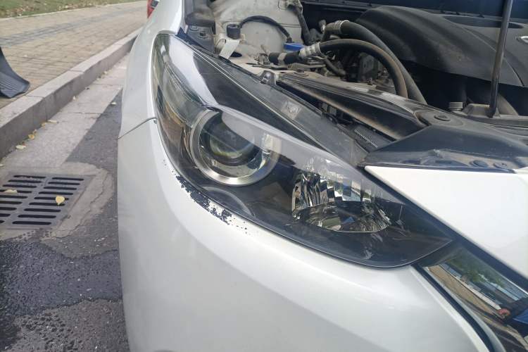 Used Mazda 3 Axela 2019 Cloud-Controlled Version Sedan 1.5L Automatic Comfort Trim China V Standard Right Front Headlight