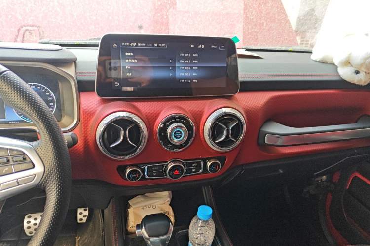 Used BAIC Off-Road BJ40 2019 2.3T Automatic Four-Wheel Drive Urban Hunter Edition Flagship Model China VI Emission Standard Audio And AC Panel