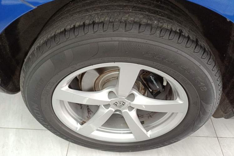 Used Porsche Macan 2016 Macan 2.0T Right Rear Wheel Hub