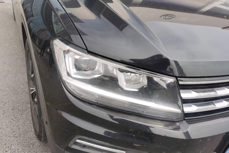 Used Volkswagen Tiguan L 2020 330TSI Automatic Two-Wheel Drive Smart Luxury Edition China VI Standard
