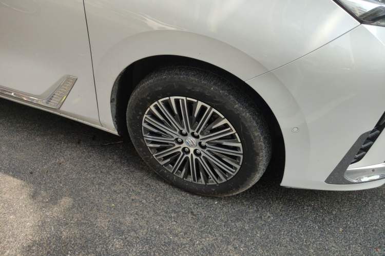 Used Buick GL8 New Energy 2024 Lu Zun Luxury Edition 6-Seater Right Front Wheel Hub