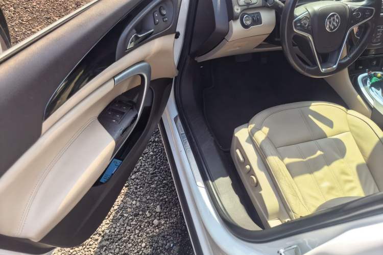 Used Buick Regal 2014 2.0L Leading Fashion Edition