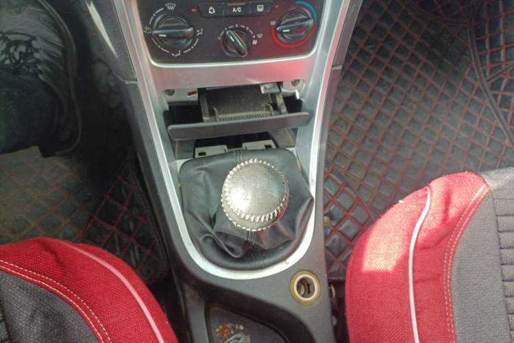 Used Peugeot 307 2010 Hatchback 1.6L Manual Comfort Edition Gear Lever