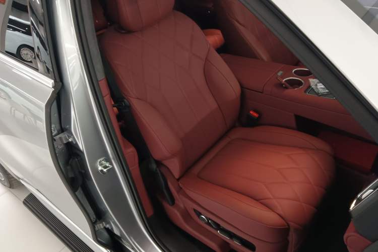 Used Hima AITO M8 2025 Extended-Range Ultra Version 53.4 kWh 6-Seater Edition