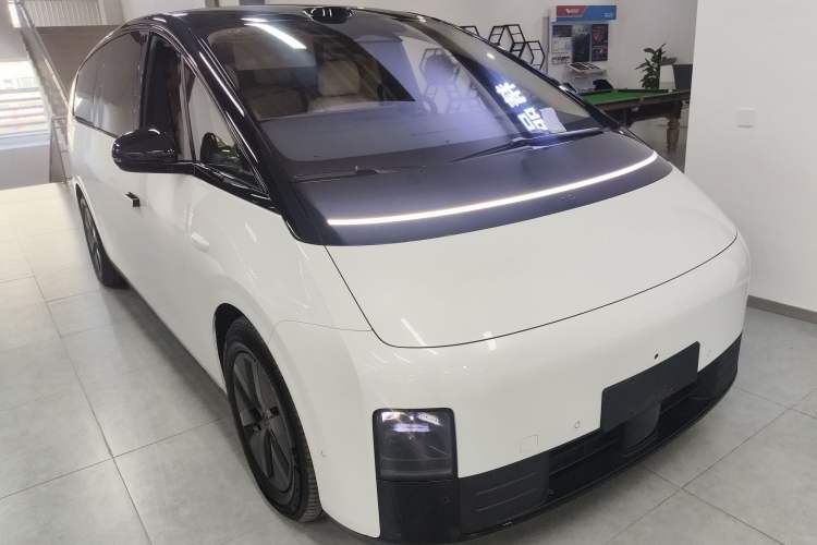 Used Li Auto MEGA 2025 Home Family Special Edition
