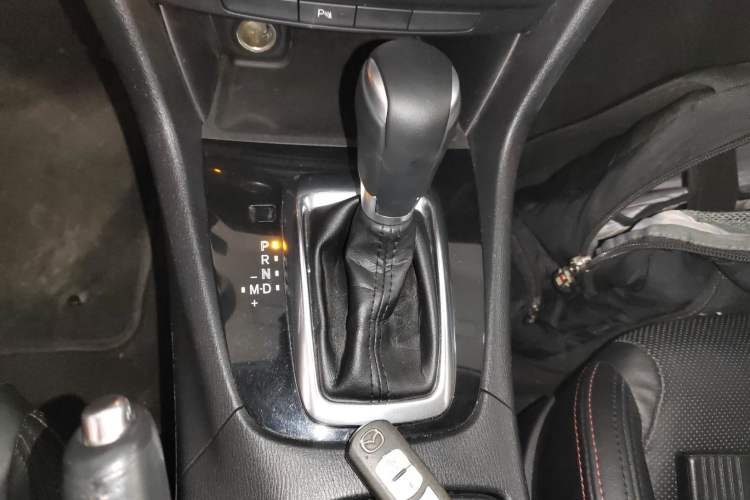 Used Mazda Atenza 2015 2.0L Blue Sky Fashion Edition