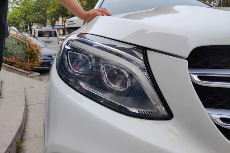 Used Mercedes-Benz GLE 2017 GLE 320 4MATIC Luxury Model Right Front Headlight