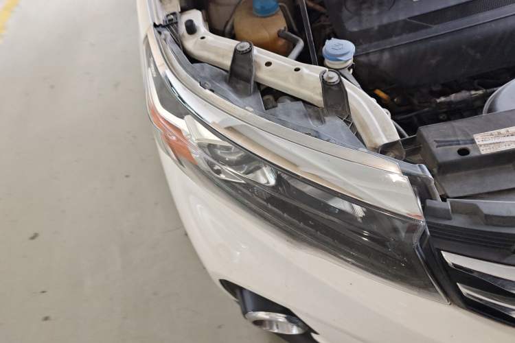 Used GAC Trumpchi GS3 2017 200T Automatic Luxury Edition Right Front Headlight