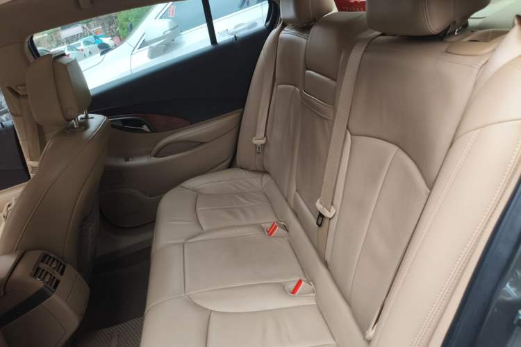 Used Buick LaCrosse 2011 2.4L SIDI Luxury Edition