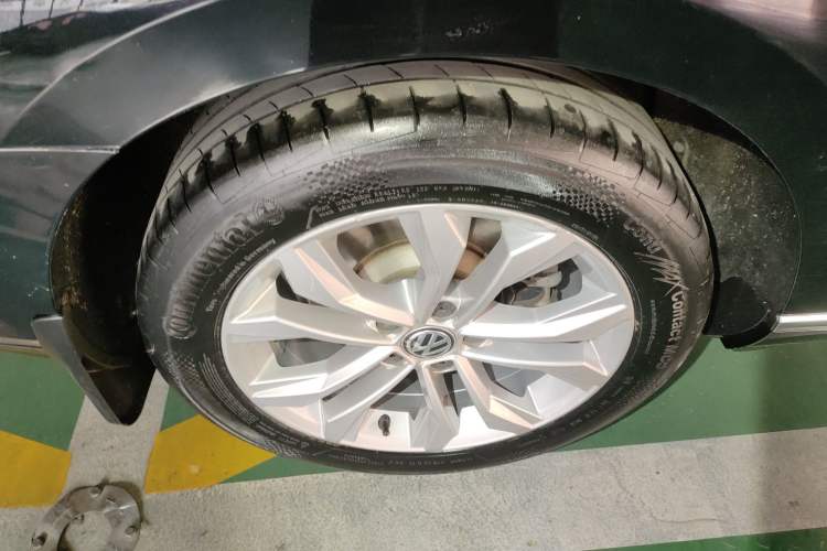 Used Volkswagen Magotan 2017 330TSI DSG Luxury Model Exterior 4