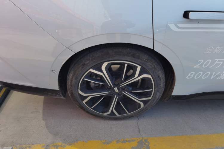 Used Geely Galaxy E8 2025 700 km Long-Range Intelligent Driving Version