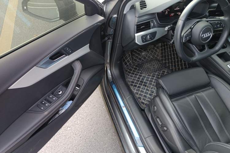 Used Audi A4L 2022 40 TFSI Luxury Dynamic Model
