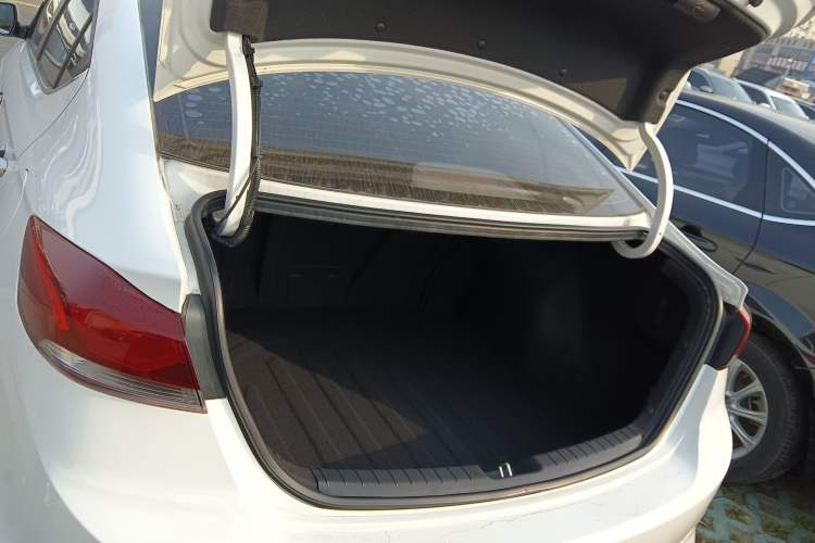 Used Hyundai Elantra (6th Generation / Lingdong) 2016 1.6L Automatic ZhiXuan – Elite Version
