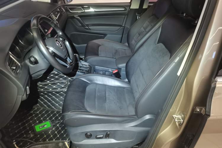 Used Volkswagen Golf Sportsvan 2018 230TSI Automatic Luxury Model