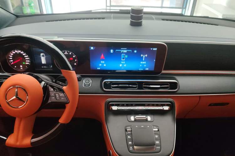 Used Mercedes-Benz Vito 2024 2.0T Elite Version 8 Seats