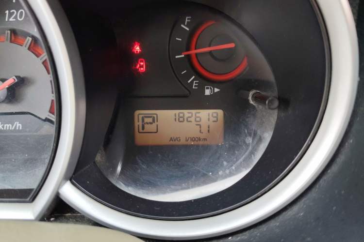 Used Nissan Sylphy 2009 1.6XL Automatic Luxury Sunroof Edition Odometer Close Up