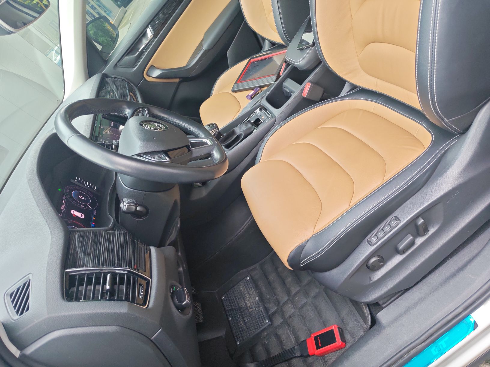 Переднее сиденье в автомобиле