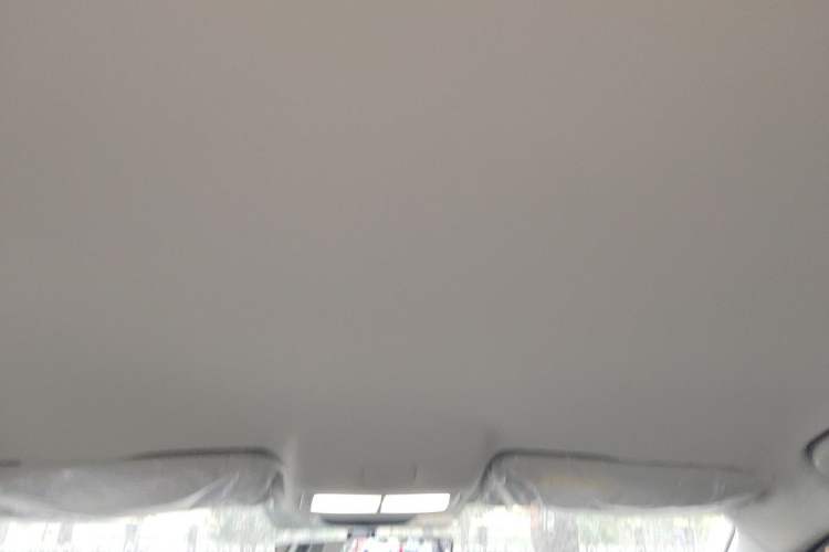 Used Roewe i5 2023 1.5L Manual Comfort Edition
