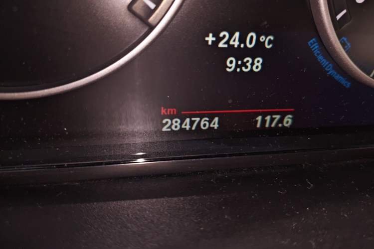 Used BMW 5 Series 2012 530Li Leading Model Odometer Close Up