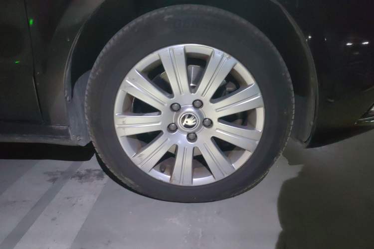 Used Skoda Superb 2013 1.4TSI DSG Sport Edition Right Front Wheel Hub
