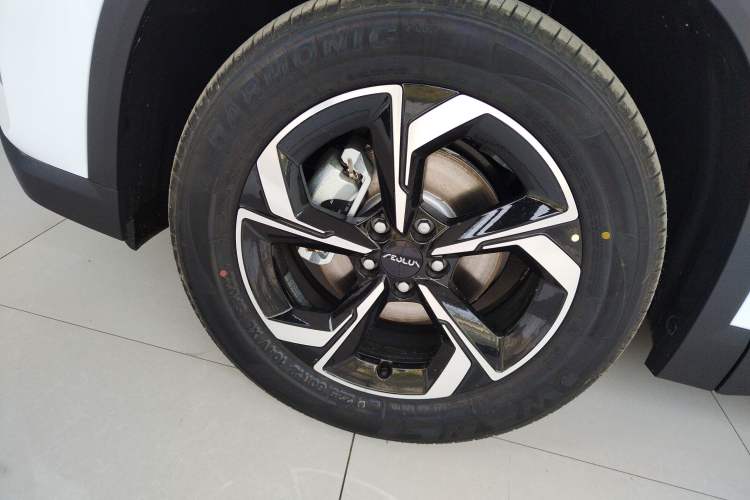 Used Dongfeng Aeolus L7 New Energy 2025 518 Comfort Edition Left Front Wheel Hub