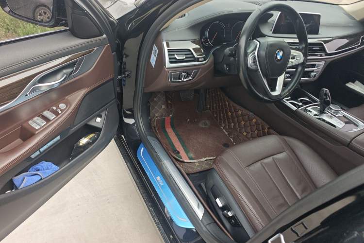 Used BMW 7 Series 2017 730Li Leading Model
