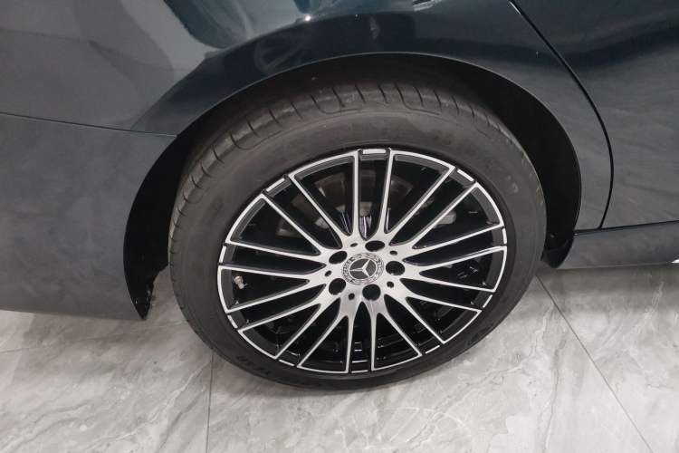 Used Mercedes-Benz C-Class 2022 Restyled C 260 L Sport Edition Right Rear Wheel Hub