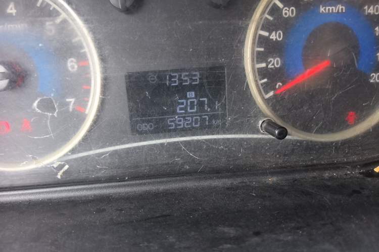 Used Dongfeng Fengon 330 2016 1.5L Manual Enjoyment Model DK15 Odometer Close Up